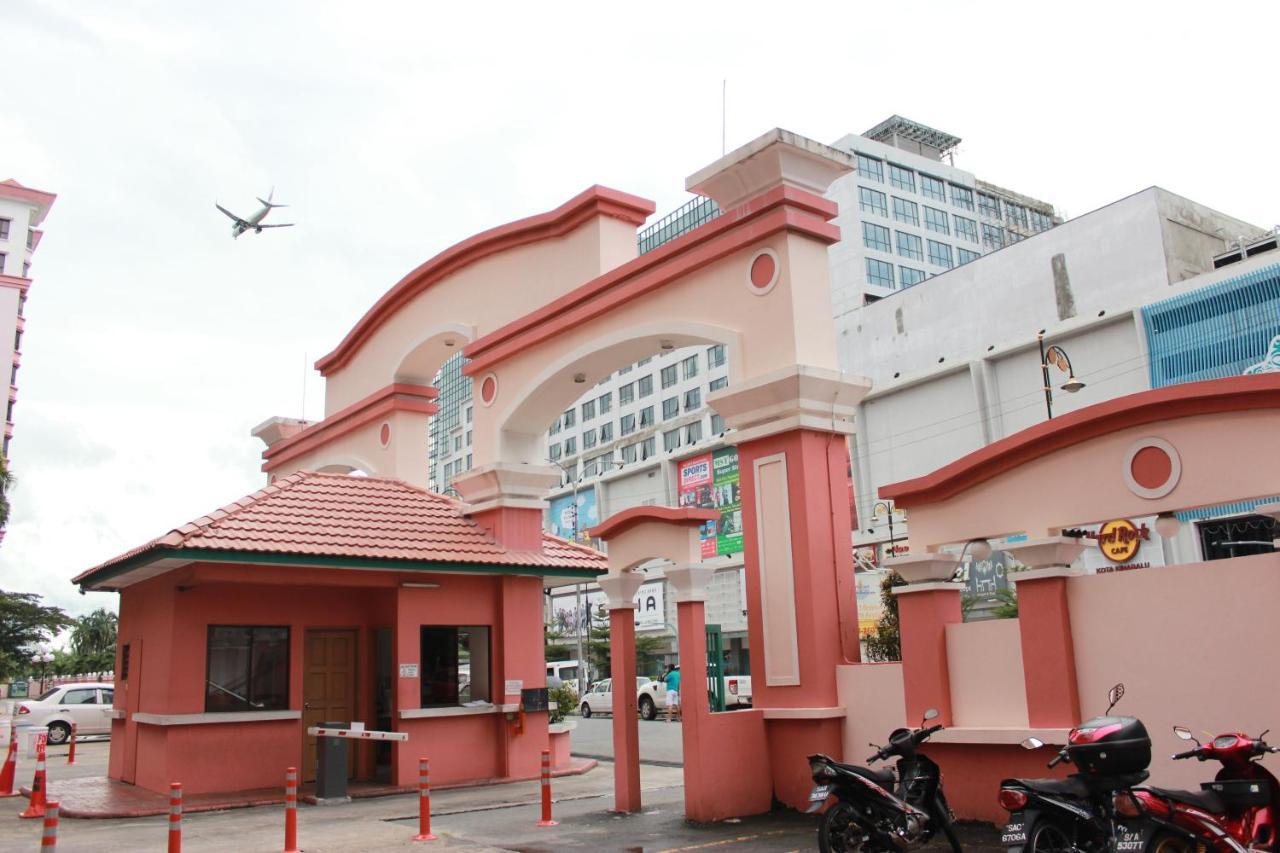 Marina Court Kk City Homestay Kota Kinabalu Kültér fotó